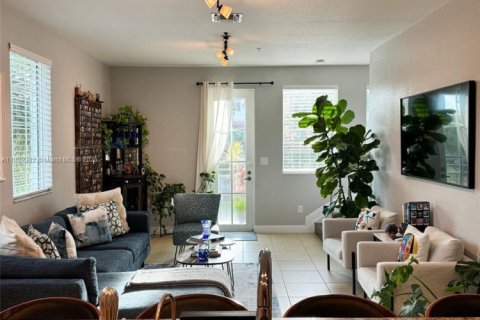 Condominio en alquiler en Pembroke Pines, Florida, 3 dormitorios, 162.11 m2 № 1950064 - foto 14