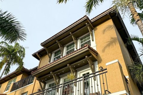 Condominio en alquiler en Pembroke Pines, Florida, 3 dormitorios, 162.11 m2 № 1950064 - foto 2