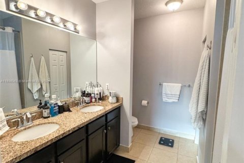 Condominio en alquiler en Pembroke Pines, Florida, 3 dormitorios, 162.11 m2 № 1950064 - foto 27