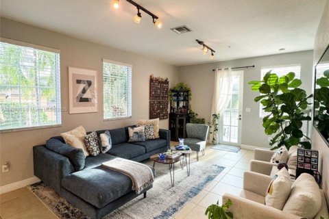 Condominio en alquiler en Pembroke Pines, Florida, 3 dormitorios, 162.11 m2 № 1950064 - foto 11