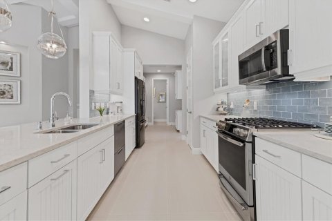 Купить виллу или дом в Сарасота, Флорида 12 комнат, 203.27м2, № 1910704 - фото 20