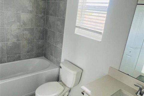 House in Winter Garden, Florida 4 bedrooms, 252.51 sq.m. № 1878155 - photo 17