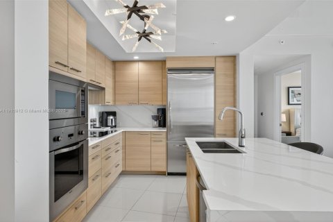 Condo in Pompano Beach, Florida, 2 bedrooms  № 1971155 - photo 3