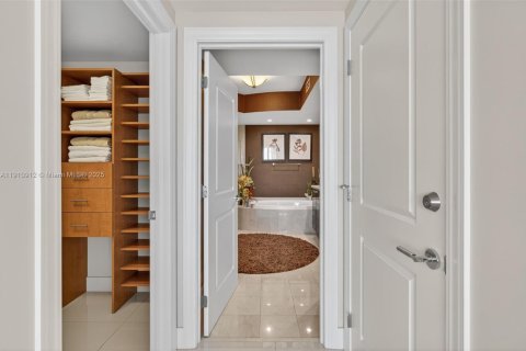 Condo in Pompano Beach, Florida, 2 bedrooms  № 1971155 - photo 15