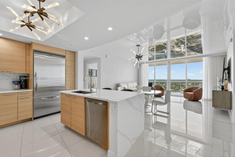 Condo in Pompano Beach, Florida, 2 bedrooms  № 1971155 - photo 5