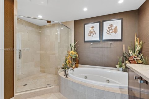 Condo in Pompano Beach, Florida, 2 bedrooms  № 1971155 - photo 19