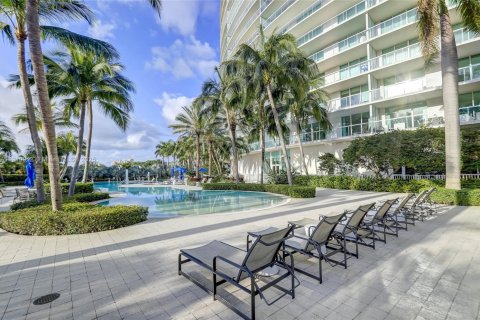 Condo in Pompano Beach, Florida, 2 bedrooms  № 1971155 - photo 30