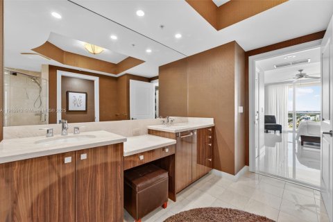 Condo in Pompano Beach, Florida, 2 bedrooms  № 1971155 - photo 17