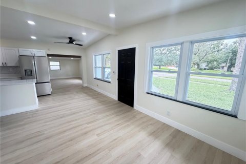 Casa en venta en Tampa, Florida, 4 dormitorios, 150.87 m2 № 2322830 - foto 6