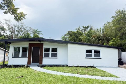 Casa en venta en Tampa, Florida, 4 dormitorios, 150.87 m2 № 2322830 - foto 2