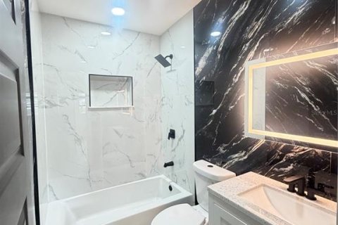 Casa en venta en Tampa, Florida, 4 dormitorios, 150.87 m2 № 2322830 - foto 26
