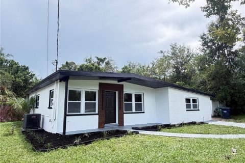 Casa en venta en Tampa, Florida, 4 dormitorios, 150.87 m2 № 2322830 - foto 4