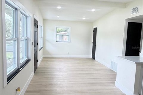 Casa en venta en Tampa, Florida, 4 dormitorios, 150.87 m2 № 2322830 - foto 8
