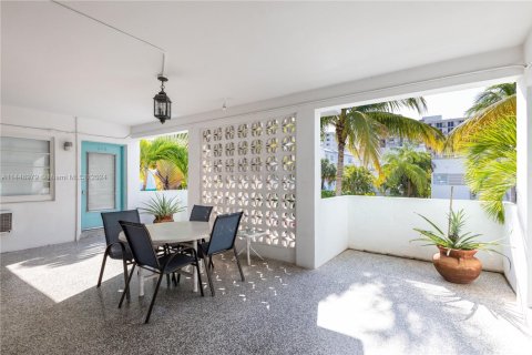 Condo in Miami Beach, Florida, 1 bedroom  № 1800840 - photo 20