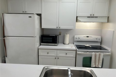 Copropriété à louer à North Miami, Floride: 1 chambre, 67.54 m2 № 1938994 - photo 13