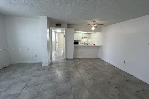 Copropriété à louer à North Miami, Floride: 1 chambre, 67.54 m2 № 1938994 - photo 9
