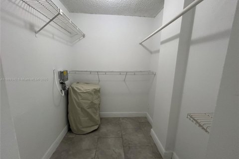 Copropriété à louer à North Miami, Floride: 1 chambre, 67.54 m2 № 1938994 - photo 21