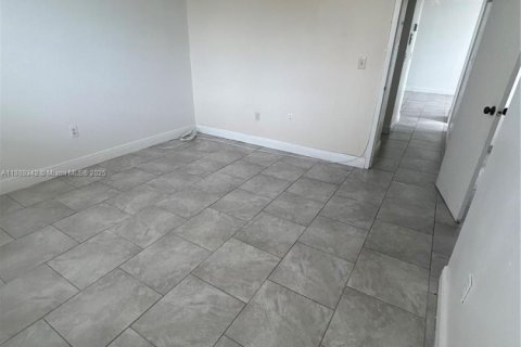 Copropriété à louer à North Miami, Floride: 1 chambre, 67.54 m2 № 1938994 - photo 18