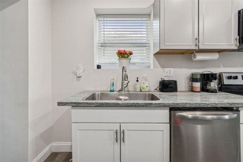 Apartment in Tampa, Florida 2 bedrooms, 92.9 sq.m. № 2230390 - photo 10