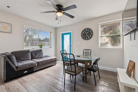 Apartment in Tampa, Florida 2 bedrooms, 92.9 sq.m. № 2230390 - photo 4