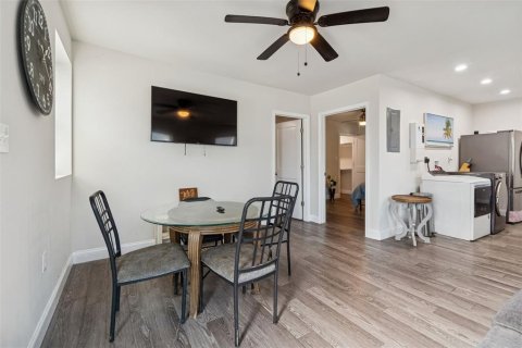 Apartment in Tampa, Florida 2 bedrooms, 92.9 sq.m. № 2230390 - photo 2