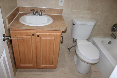 Condominio en venta en Hialeah, Florida, 1 dormitorio, 54.16 m2 № 1890275 - foto 29