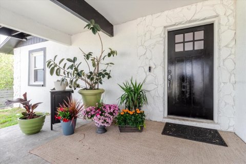House in Tampa, Florida 4 bedrooms, 211.82 sq.m. № 1659582 - photo 5