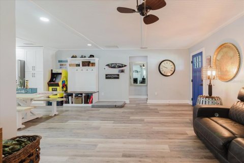 House in Tampa, Florida 4 bedrooms, 211.82 sq.m. № 1659582 - photo 25