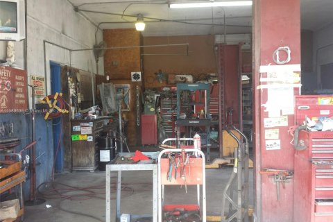 Commercial property in Miami, Florida № 1959086 - photo 5