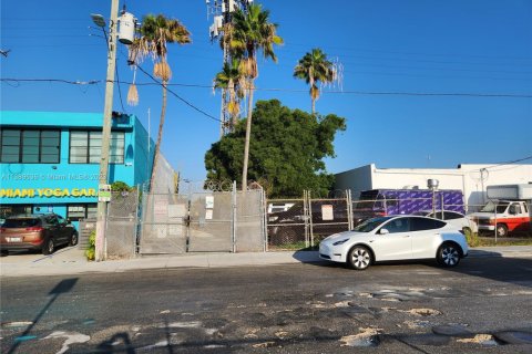 Commercial property in Miami, Florida № 1959086 - photo 7