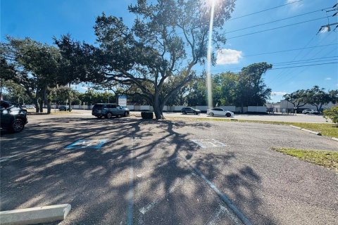 Commercial property in Sarasota, Florida 125.42 sq.m. № 2108553 - photo 3