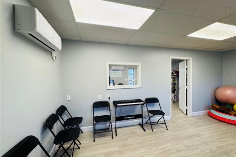 Commercial property in Sarasota, Florida 125.42 sq.m. № 2108553 - photo 21
