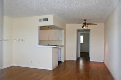 Кондоминиум с 1 спальней в Форт-Лодердейл, Флорида № 2013946