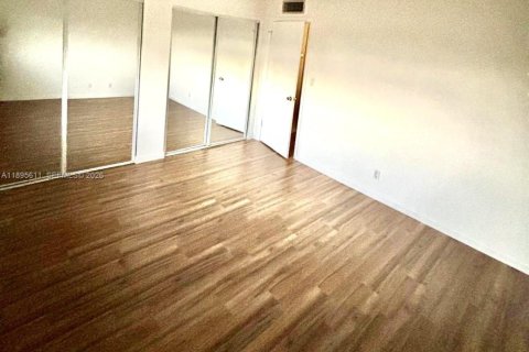 Снять в аренду кондоминиум в Форт-Лодердейл, Флорида 1 спальня, 54.63м2, № 2013946 - фото 13