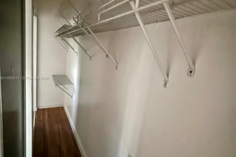 Снять в аренду кондоминиум в Форт-Лодердейл, Флорида 1 спальня, 54.63м2, № 2013946 - фото 14