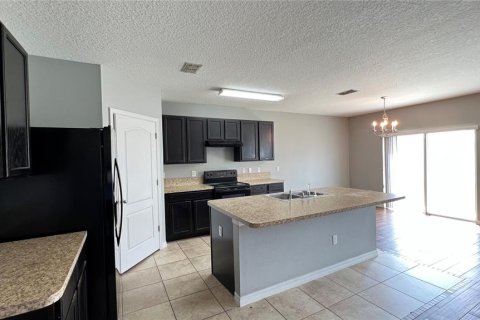 House in Clermont, Florida 5 bedrooms, 240.99 sq.m. № 1901726 - photo 11