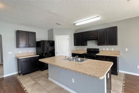 House in Clermont, Florida 5 bedrooms, 240.99 sq.m. № 1901726 - photo 14