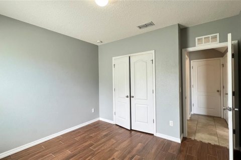 House in Clermont, Florida 5 bedrooms, 240.99 sq.m. № 1901726 - photo 28