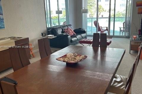 Condo in Hollywood, Florida, 1 bedroom № 2015032 - photo 13