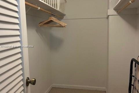 Condo in Hollywood, Florida, 1 bedroom № 2015032 - photo 23