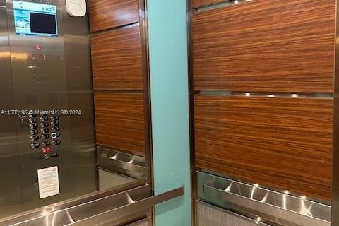 Condo in Hollywood, Florida, 1 bedroom № 2015032 - photo 4