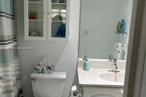 Condo in Hollywood, Florida, 1 bedroom № 2015032 - photo 16