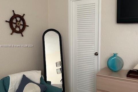 Condo in Hollywood, Florida, 1 bedroom № 2015032 - photo 21