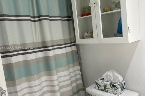 Condo in Hollywood, Florida, 1 bedroom № 2015032 - photo 18