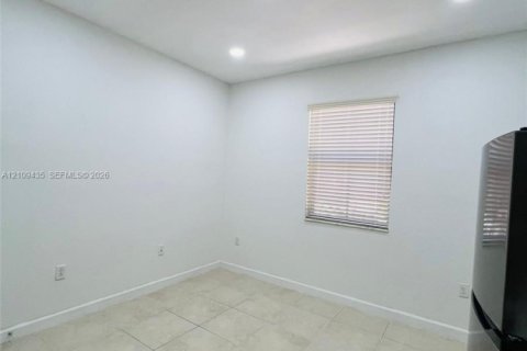 Immobilier commercial à louer à Homestead, Floride: 1 chambre, 185.06 m2 № 2428255 - photo 7