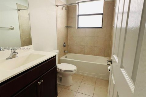 Immobilier commercial à louer à Homestead, Floride: 1 chambre, 185.06 m2 № 2428255 - photo 9