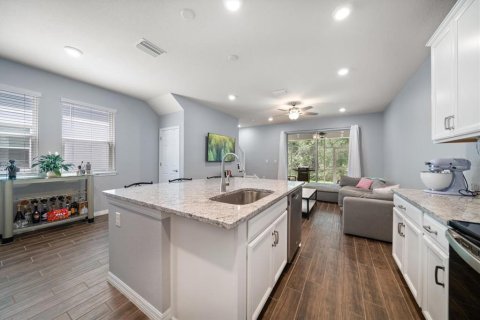 Touwnhouse à vendre à Tampa, Floride: 3 chambres, 173.63 m2 № 1810476 - photo 7