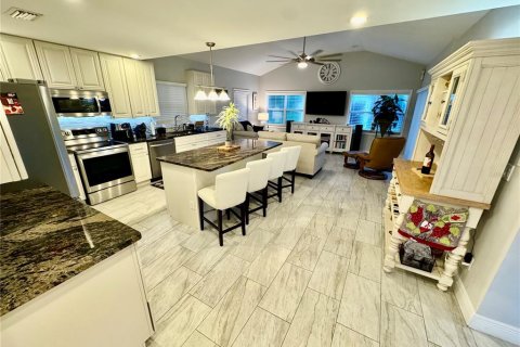 House in Gotha, Florida 3 bedrooms, 188.03 sq.m. № 1877357 - photo 9