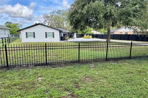 House in Gotha, Florida 3 bedrooms, 188.03 sq.m. № 1877357 - photo 6