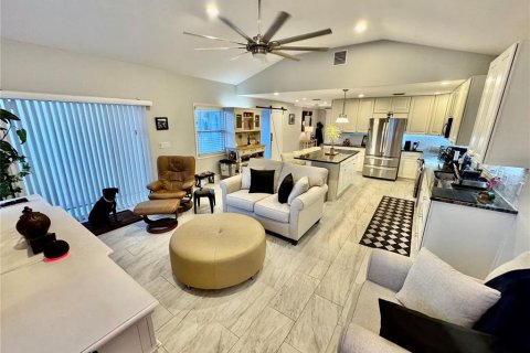 House in Gotha, Florida 3 bedrooms, 188.03 sq.m. № 1877357 - photo 8